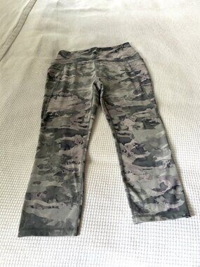 Gray Print Leggins by RBX
